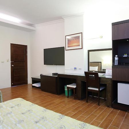 Cyuan Tang Hot Spring Hotel Jiaoxi Bagian luar foto