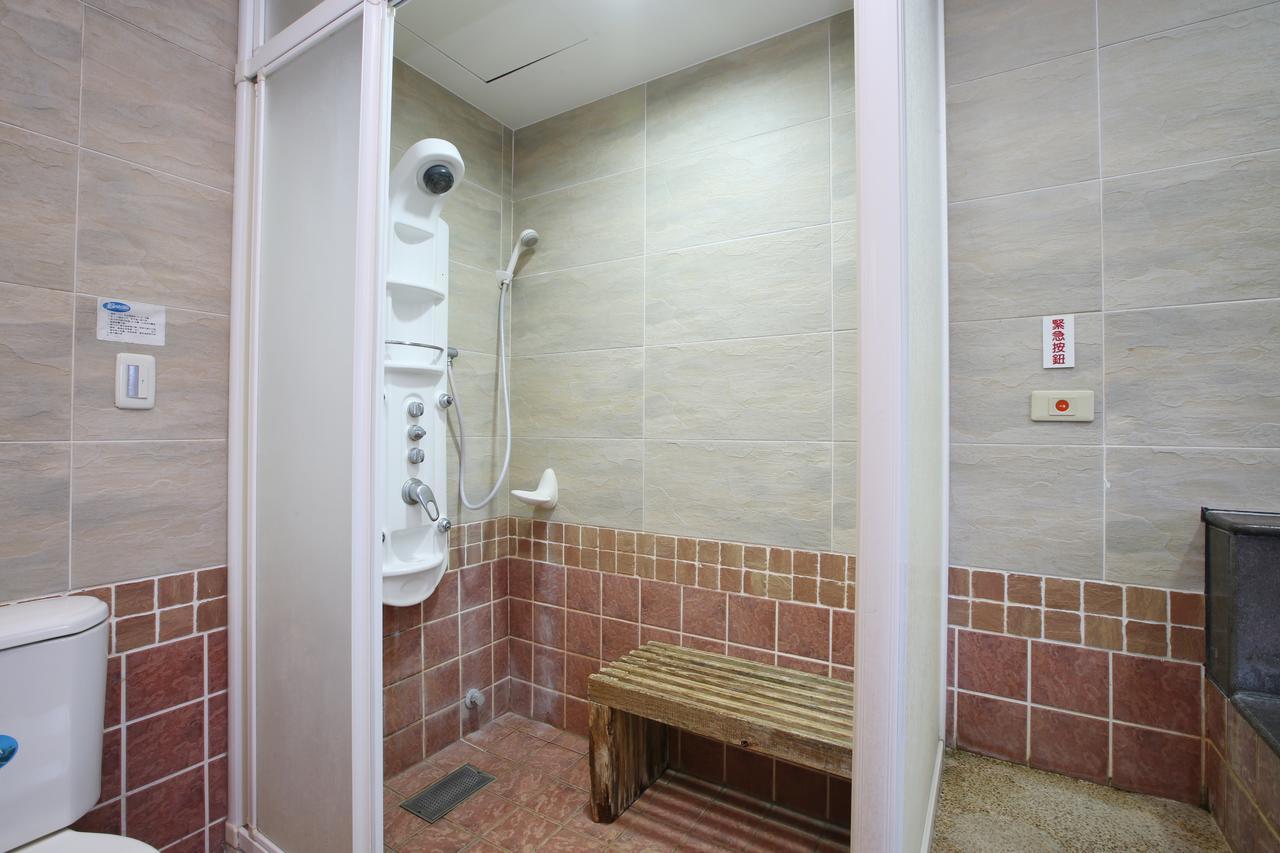 Cyuan Tang Hot Spring Hotel Jiaoxi Bagian luar foto