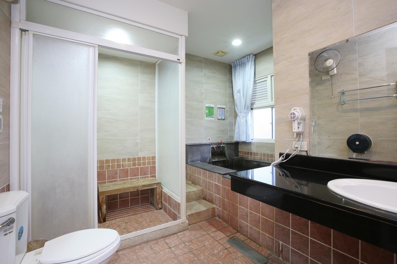 Cyuan Tang Hot Spring Hotel Jiaoxi Bagian luar foto